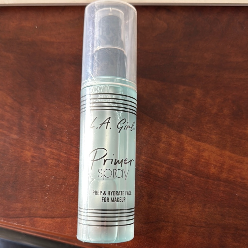 L.A. Girl Primer Spray - Light Blue